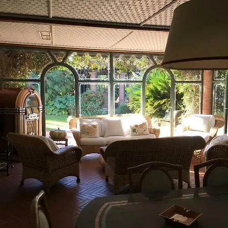 Rossi In Roma Imperiale Villa *